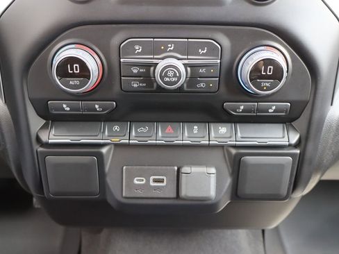 Used 2022 Chevrolet Silverado 1500 LT AWD/4WD image 12