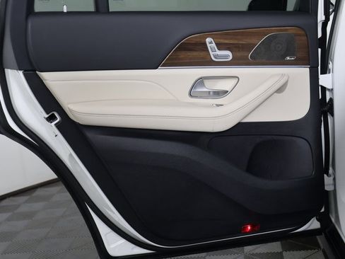 Certified 2025 Mercedes-Benz GLS 450 4MATIC image 14