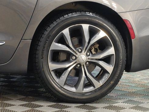 Used 2017 Chrysler Pacifica Limited FWD image 88