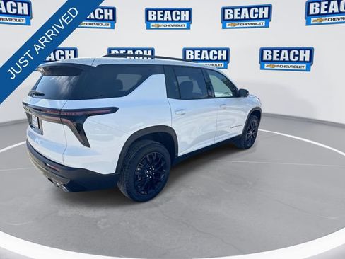 New 2026 Chevrolet Traverse LT image 9