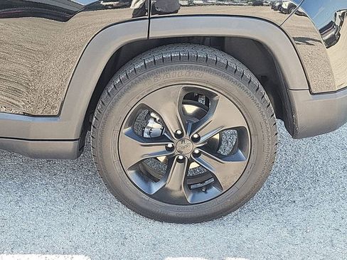 Used 2021 Jeep Compass Latitude image 17