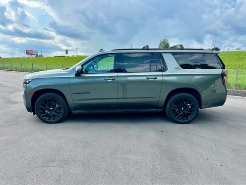 Used 2023 Chevrolet Suburban RST w/ Luxury Package AWD/4WD image 7