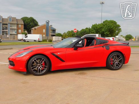 Used 2018 Chevrolet Corvette Stingray Coupe w/ 1LT image 8