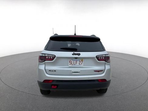 Used 2025 Jeep Compass Trailhawk image 12
