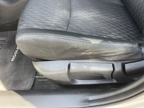 Used 2018 Nissan Rogue S image 19