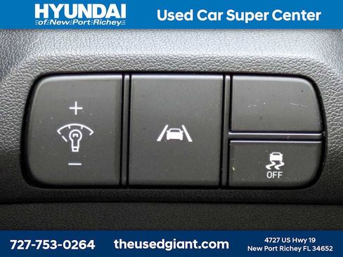 Used 2022 Hyundai Elantra SEL w/ Convenience Package image 25