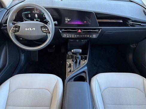 New 2025 Kia Niro EX image 16