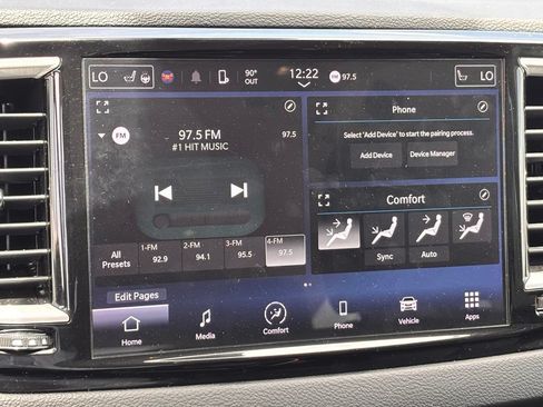 Used 2023 Chrysler Pacifica Touring-L FWD image 14