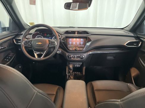 Used 2023 Chevrolet TrailBlazer ACTIV w/ Sun and Liftgate Package image 9