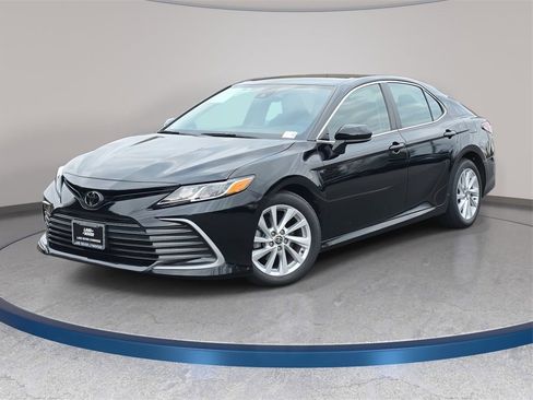 Used 2024 Toyota Camry LE image 1