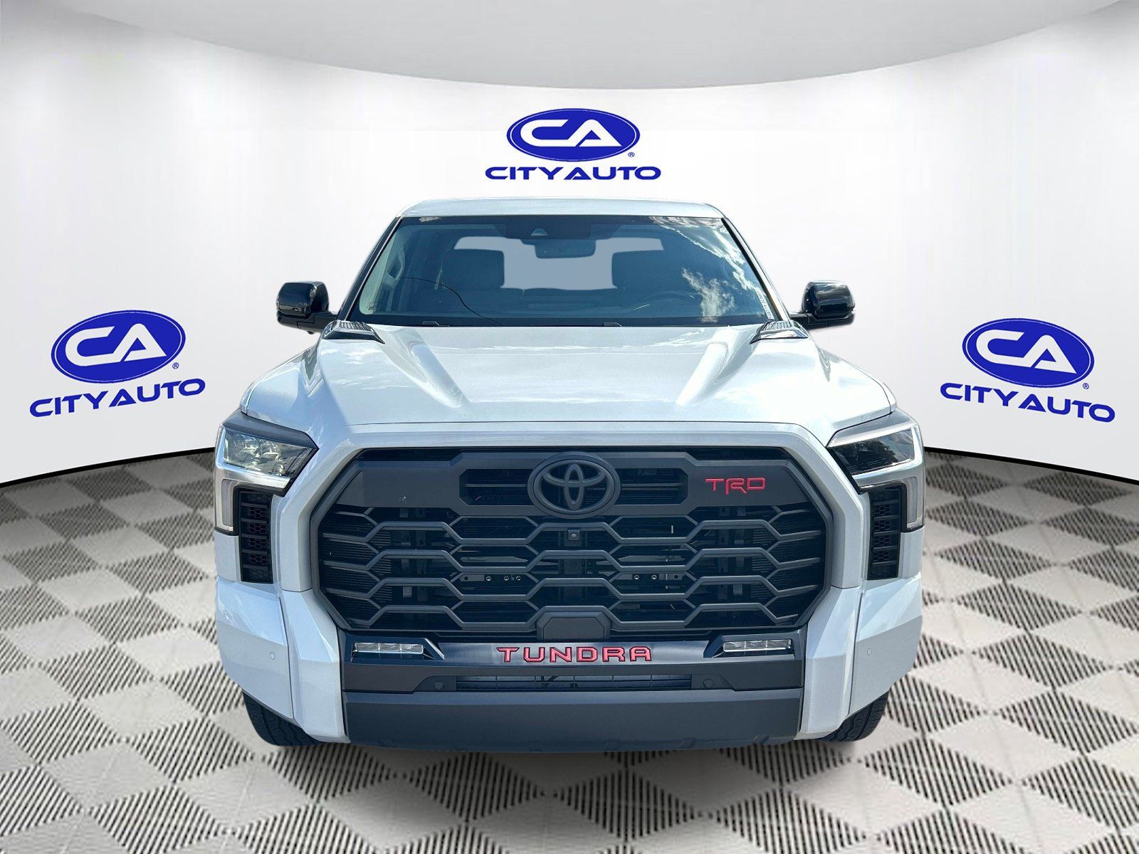 Used 2024 Toyota Tundra Limited w/ TRD Off-Road Package AWD/4WD image 10
