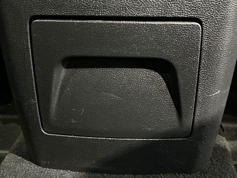 Used 2022 Ford Explorer XLT w/ Equipment Group 202A AWD/4WD image 89