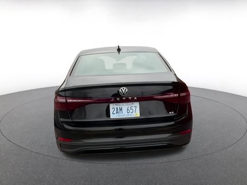 Used 2025 Volkswagen Jetta SE image 16
