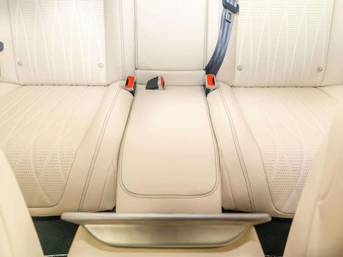 Used 2023 Bentley Flying Spur Azure AWD/4WD image 65