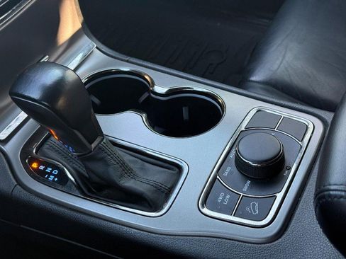 Used 2021 Jeep Grand Cherokee Limited X image 21