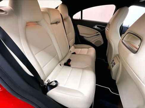 Used 2014 Mercedes-Benz CLA 250 image 19