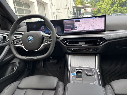 Used 2025 BMW i4 eDrive40 w/ Parking Assistance Package RWD image 8