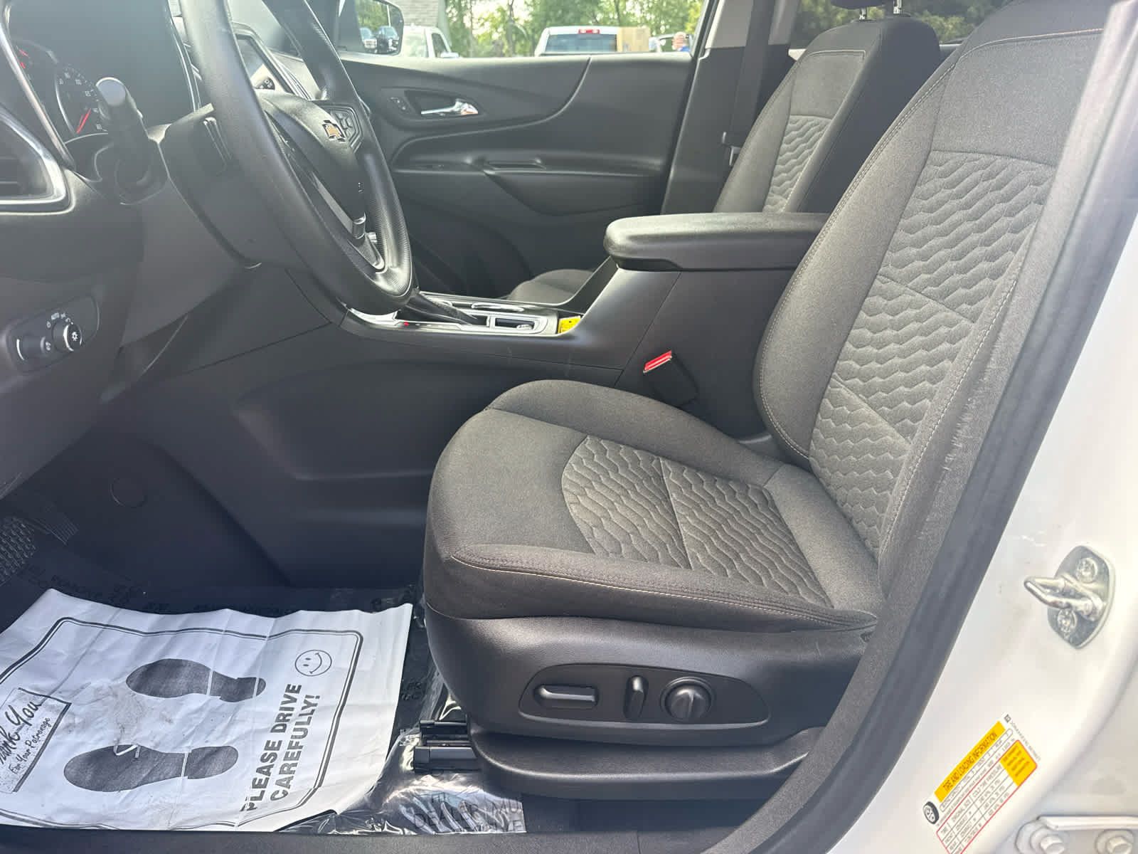 Used 2020 Chevrolet Equinox LT FWD image 11
