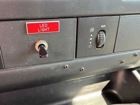 Used 2014 GMC Savana 2500 RWD image 24