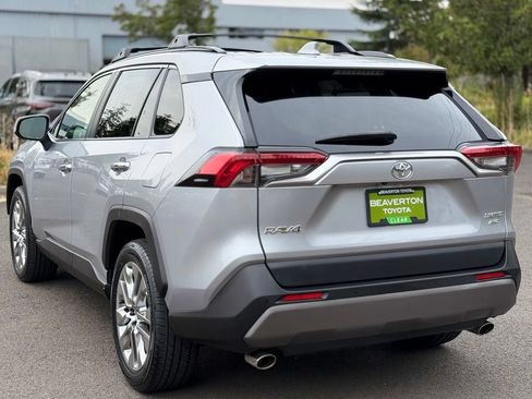 Used 2020 Toyota RAV4 Limited AWD/4WD image 3