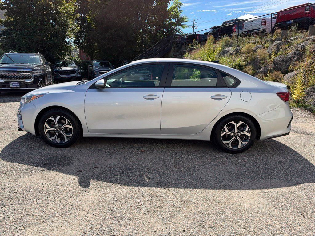 Used 2019 Kia Forte LXS FWD image 3