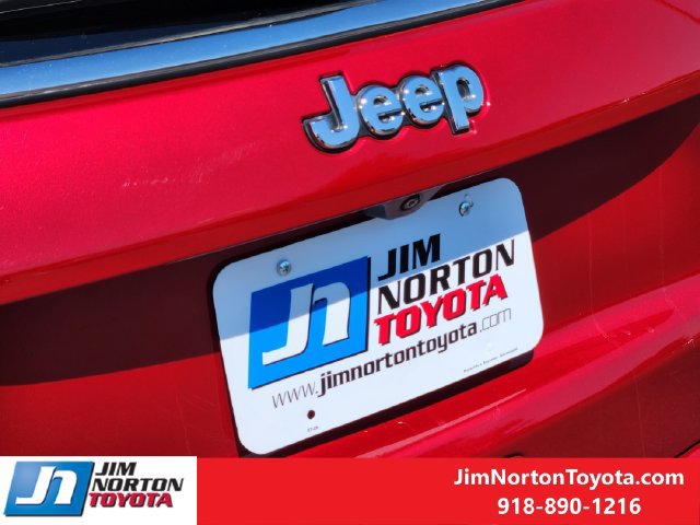Used 2025 Jeep Compass Limited AWD/4WD image 11