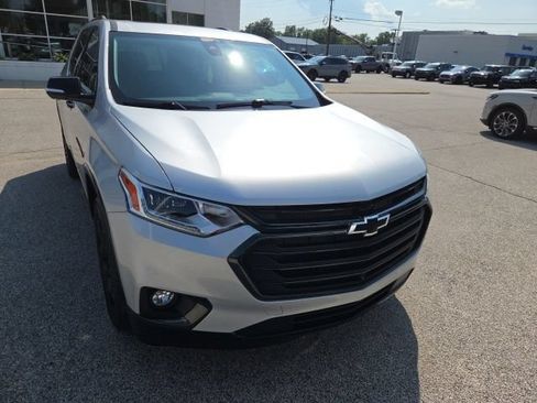 Used 2021 Chevrolet Traverse Premier w/ Redline Edition FWD image 4