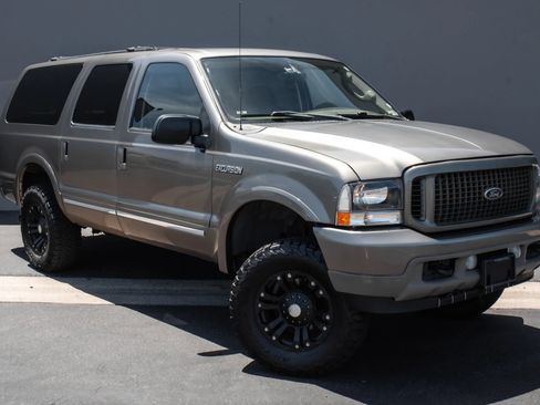 Used 2004 Ford Excursion Limited image 6