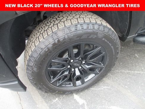 Used 2017 Chevrolet Silverado 1500 LTZ Z71 w/ LTZ Plus Package AWD/4WD image 2
