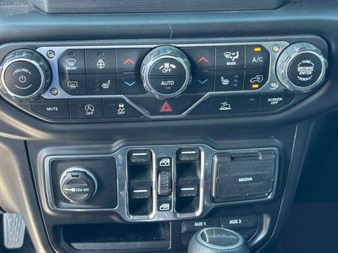 Used 2020 Jeep Gladiator Sport w/ Quick Order Package 24S image 22