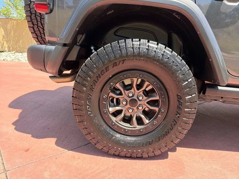 Used 2021 Jeep Wrangler Unlimited Rubicon AWD/4WD image 36