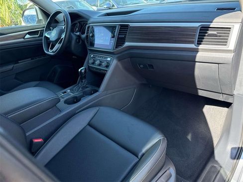 Used 2021 Volkswagen Atlas SE image 15
