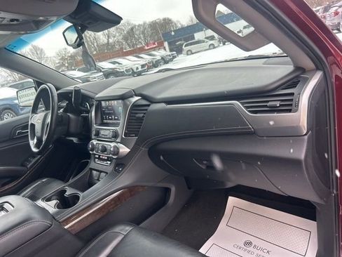 Used 2017 Chevrolet Suburban LT w/ Luxury Package image 28