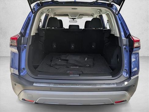 Used 2023 Nissan Rogue SV image 6