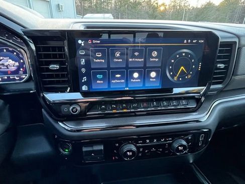 Used 2024 Chevrolet Silverado 1500 ZR2 w/ Technology Package image 21