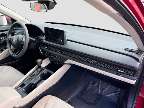 Used 2024 Honda Accord EX image 27