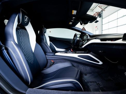 Used 2024 Lamborghini Revuelto image 57