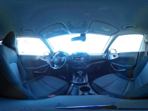 Used 2025 Kia Soul LX w/ LX Technology Package image 40