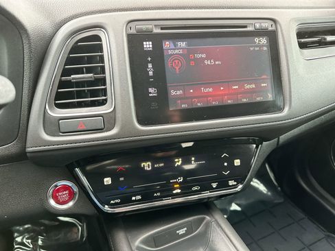 Used 2018 Honda HR-V EX image 16