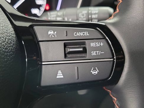 Used 2025 Honda Pilot Sport image 27
