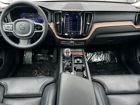 Used 2023 Volvo XC60 B5 Ultimate w/ Climate Package image 14