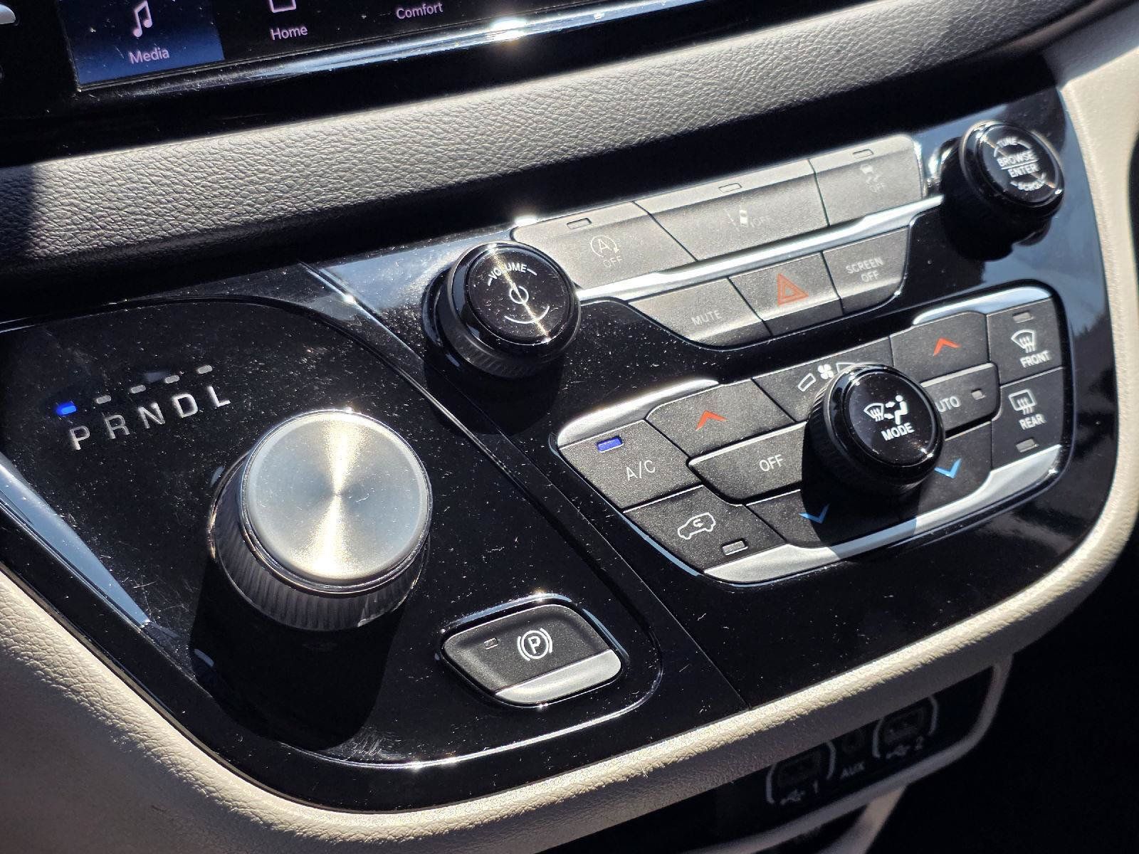 Used 2022 Chrysler Pacifica Touring-L FWD image 14