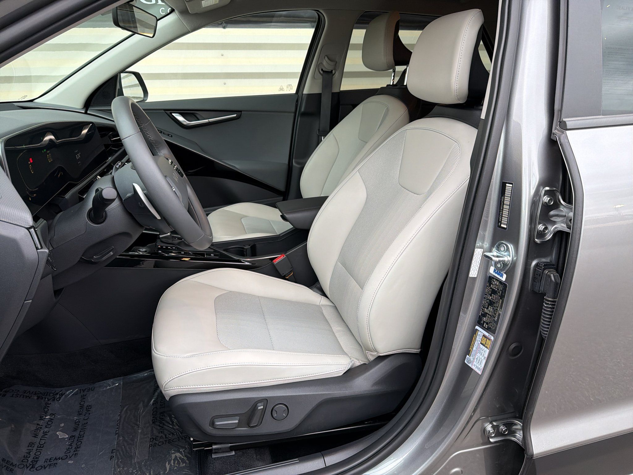 Certified 2024 Kia Niro EX FWD image 12