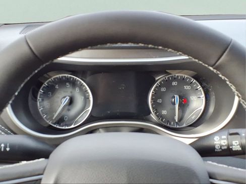 New 2026 Chrysler Pacifica Select image 27