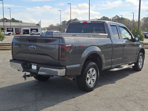 Used 2017 Ford F150 XLT w/ Trailer Tow Package image 9
