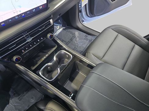 New 2026 Chevrolet Traverse LT FWD image 28