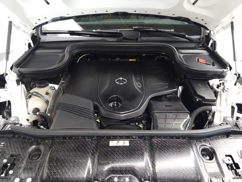 Used 2025 Mercedes-Benz GLS 450 4MATIC w/ AMG Line Exterior image 37