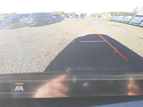 Used 2023 Buick Envision Preferred image 23