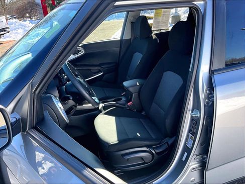 Used 2023 Kia Soul LX w/ LX Technology Package image 10