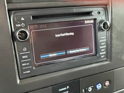 Used 2016 Chevrolet Express 2500 image 23